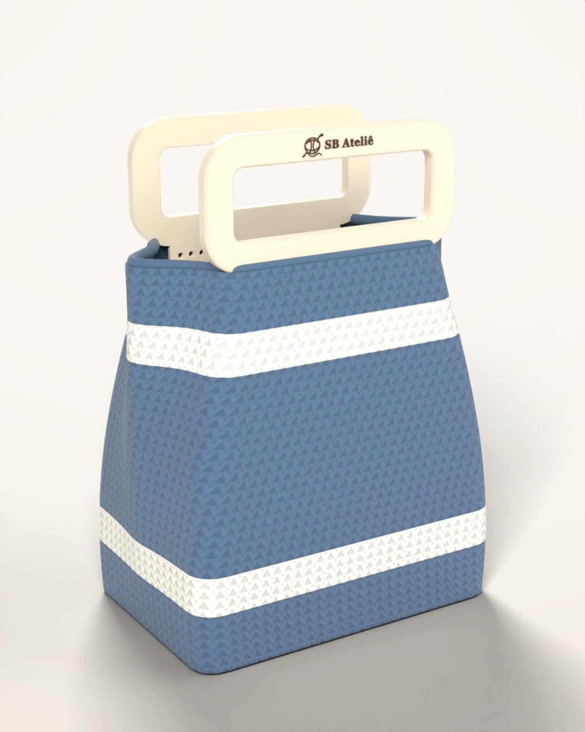 Bolsa de crochê Shopper em Jeans & Branco, com fundo retangular e alças impressas em 3D com logo SB Ateliê